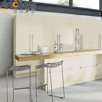 kopen Full Bullnose Countertop Randende Keukenkast Set met ingebouwde uittrekbare vuilnisbak online vervaardiging