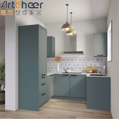Blauwe kleur afwerking U-vorm keukenkas met einde solide hout ontwerp en toe kick accessoires