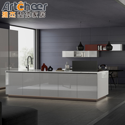 Ruimtebesparende modulaire keukenkasten met zachte sluitingshinges en accessoires