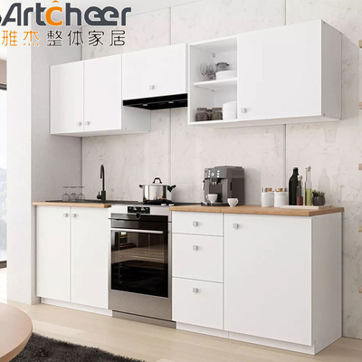 Kleine kamer Grijze keukenkas met moderne en stijlvolle Half Bullnose Countertop Kanten
