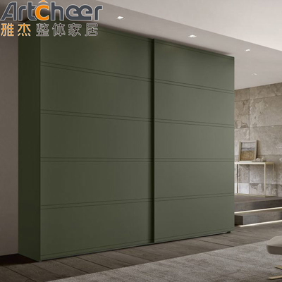 Organiseer je slaapkamer stijlvol met Italiaanse garderobe- en spiegeldeuren