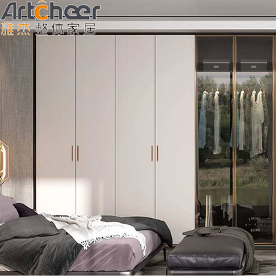 Kinderkamer combinatie garderobe met modern ontwerp en glazen deur afwerking