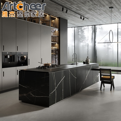 Houten keukenkasten met houten fineer